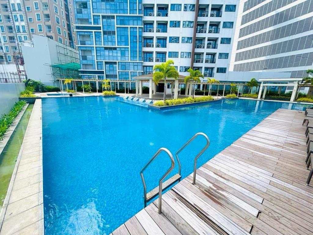 Modern And Cozy One Manchester Place In Mactan Newtown Apartment Lapu-Lapu City Exterior photo