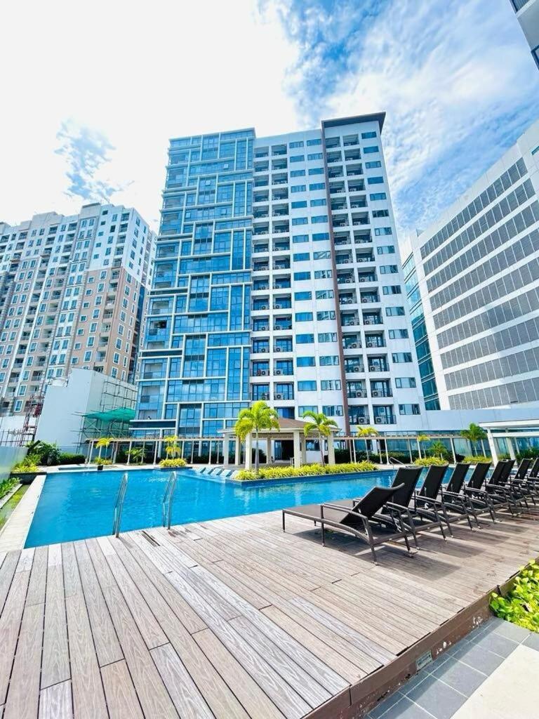 Modern And Cozy One Manchester Place In Mactan Newtown Apartment Lapu-Lapu City Exterior photo