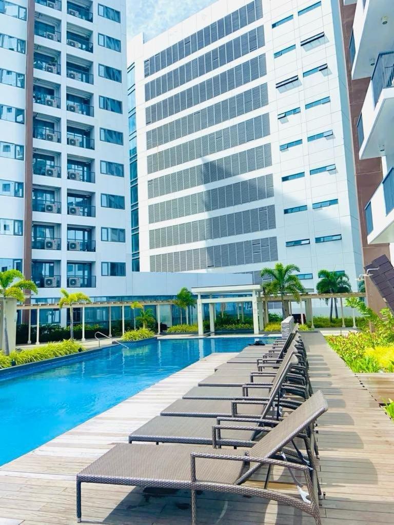 Modern And Cozy One Manchester Place In Mactan Newtown Apartment Lapu-Lapu City Exterior photo